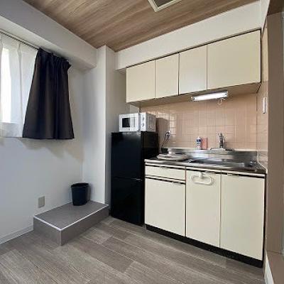 マンスリーマンション本町Ⅰ【シモンズマットレス採用でホテルのような寝心地、インターネット無料・追加料金なし、オートロック付きで安心、宅配ボックスが便利】の物件画像