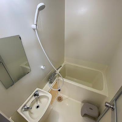 マンスリーマンション本町Ⅰ【シモンズマットレス採用でホテルのような寝心地、インターネット無料・追加料金なし、オートロック付きで安心、宅配ボックスが便利】の物件画像