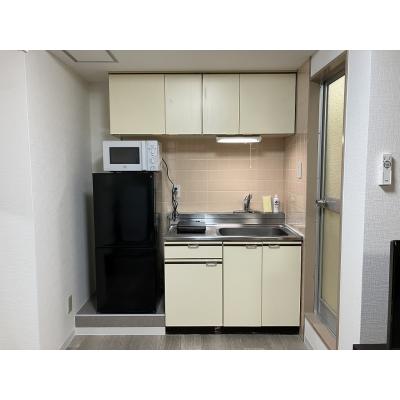 マンスリーマンション本町Ⅰ【シモンズマットレス採用でホテルのような寝心地、インターネット無料・追加料金なし、オートロック付きで安心、宅配ボックスが便利】の物件画像