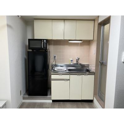 マンスリーマンション本町Ⅰ【シモンズマットレス採用でホテルのような寝心地、インターネット無料・追加料金なし、オートロック付きで安心、宅配ボックスが便利】の物件画像