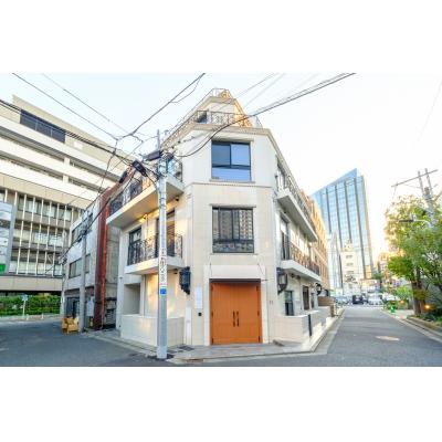 【六本木駅 徒歩2分✨】Roppongi House by U 📌デザイナーズ物件／無料WiFi／5~9月空き有の物件画像