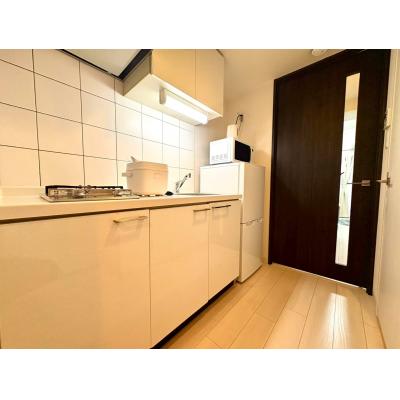 【新規オープン🌸特典あり⭐⭐】デスクもソファも標準装備♪ごゆっくりお過ごしできるお部屋🌟の物件画像