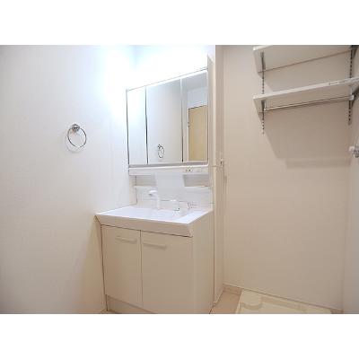 ｂｌｏｓｓｏｍ　Ｂ 105【管理NO：1-024791902-01050】 ★家具家電は申し込み後に搬入しますの物件画像