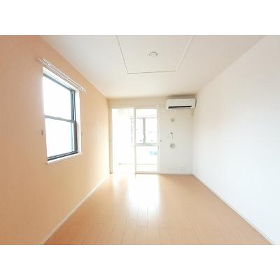 イゾラ　フェリーチェ 104【管理NO：1-021124101-01040】 ★家具家電は申し込み後に搬入しますの物件画像