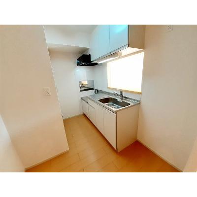 ウィステリア 102【管理NO：1-018459601-01020】 ★家具家電は申し込み後に搬入しますの物件画像