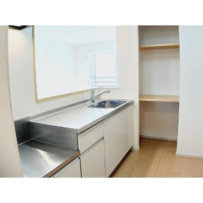 サニー・フェザー 202【管理NO：1-017450101-02020】 ★家具家電は申し込み後に搬入します★の物件画像