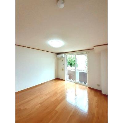 グローリアスファイブ 102【管理NO：1-013240401-01020】 ★家具家電は申し込み後に搬入します★の物件画像