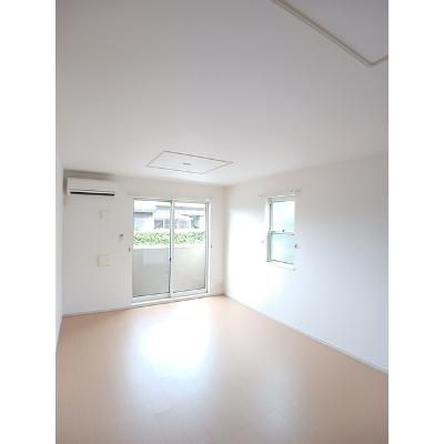 アスランリバーウエストＡ 103【管理NO：1-016734601-01030】 ★家具家電は申し込み後に搬入しますの物件画像