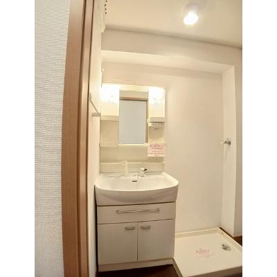 アベンシス５ 103【管理NO：1-014694301-01030】 ★家具家電は申し込み後に搬入しますの物件画像