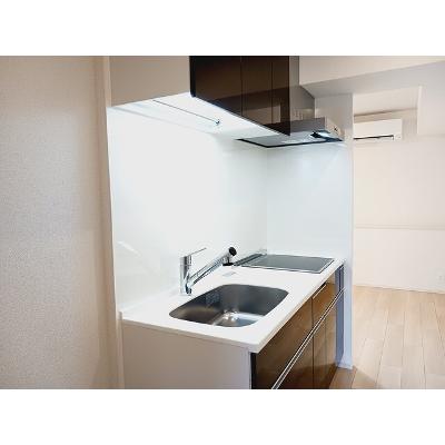 フラワー　リッジ 101【管理NO：1-028301301-01010】 ★家具家電は申し込み後に搬入しますの物件画像