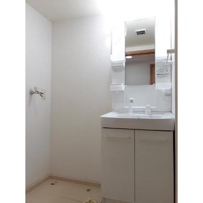 グルワール 205【管理NO：1-013727601-02050】 ★家具家電は申し込み後に搬入しますの物件画像