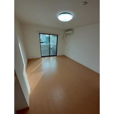 ナリッシュ 101【管理NO：1-019903401-01010】 ★家具家電は申し込み後に搬入します★の物件画像