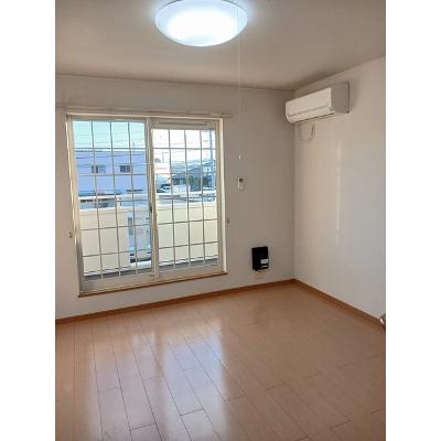 サフラン 205【管理NO：1-015016701-02040】 ★家具家電は申し込み後に搬入します★の物件画像