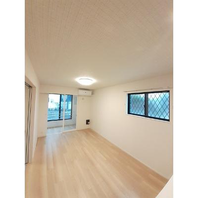 ラルース　Ｂ 103【管理NO：1-027337602-01030】 ★家具家電は申し込み後に搬入します★の物件画像