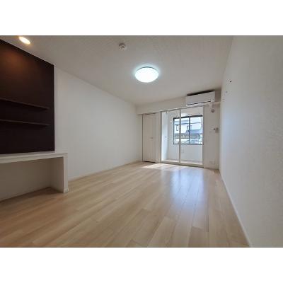 ユーフォリア 105【管理NO：1-026625801-01050】 ★家具家電は申し込み後に搬入しますの物件画像