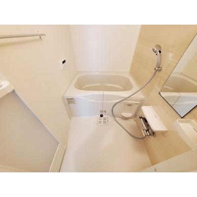 ユーフォリア 105【管理NO：1-026625801-01050】 ★家具家電は申し込み後に搬入しますの物件画像
