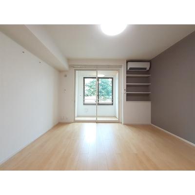 フルール 102【管理NO：1-025519401-01020】 ★家具家電は申し込み後に搬入します★の物件画像