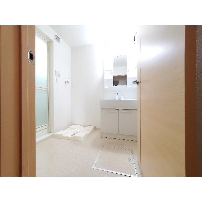 フロントリヴァーＢ 201【管理NO：1-019975402-02010】 ★家具家電は申し込み後に搬入しますの物件画像