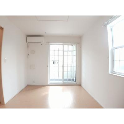 ソレイユ 101【管理NO：1-018798501-01010】 ★家具家電は申し込み後に搬入します★の物件画像