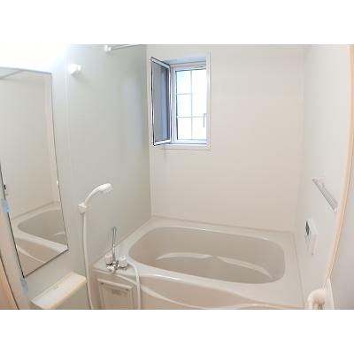 シーズンⅣ 104【管理NO：1-018199402-01040】 ★家具家電は申し込み後に搬入します★の物件画像