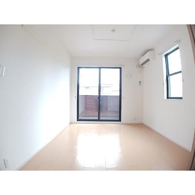 イリーデ　Ⅱ 101【管理NO：1-017818602-01010】 ★家具家電は申し込み後に搬入します★の物件画像