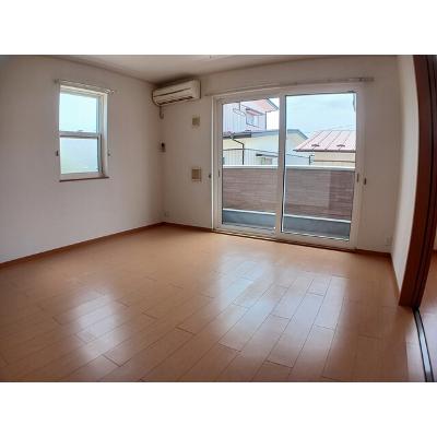 ロイヤル　クレッセント　Ⅲ 101【管理NO：1-015037803-01010】 ★家具家電は申し込み後に搬入します★の物件画像