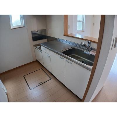 ロイヤル　クレッセント　Ⅲ 101【管理NO：1-015037803-01010】 ★家具家電は申し込み後に搬入します★の物件画像