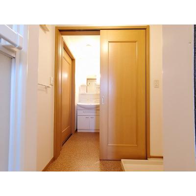 グランツ・モーデⅠ 102【管理NO：1-014077401-01020】 ★家具家電は申し込み後に搬入します★の物件画像