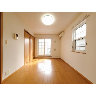 グランツ・モーデⅠ 101【管理NO：1-014077401-01010】 ★家具家電は申し込み後に搬入します★の物件画像