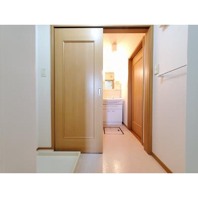 グランツ・モーデⅠ 101【管理NO：1-014077401-01010】 ★家具家電は申し込み後に搬入します★の物件画像