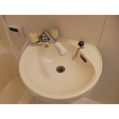 ブラフマンヤマイチ 102【管理NO：1-006398401-01020】 ★家具家電は申し込み後に搬入しますの物件画像