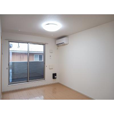 サンエスポアール 203【管理NO：1-018826501-02030】 ★家具家電は申し込み後に搬入します★の物件画像
