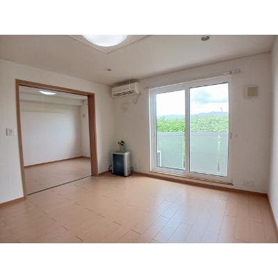 カームリーメムＢ 104【管理NO：1-015037002-01040】 ★家具家電は申し込み後に搬入します★の物件画像