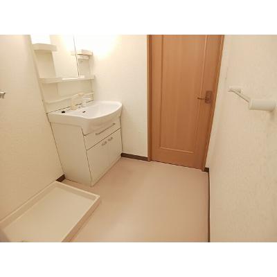 それいゆ 201【管理NO：1-013270101-02010】 ★家具家電は申し込み後に搬入します★の物件画像