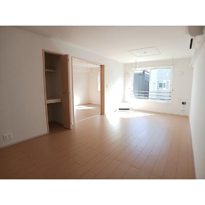 グランデセレノ 102【管理NO：1-019237501-01020】 ★家具家電は申し込み後に搬入します★の物件画像