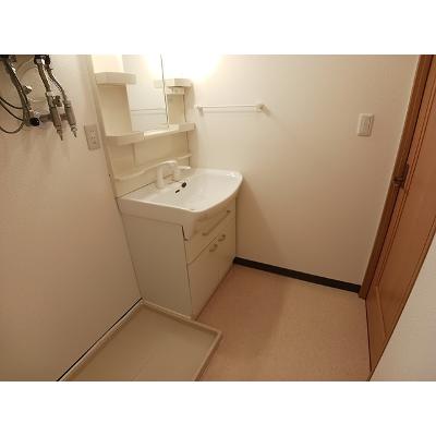 カーサイリーデ 104【管理NO：1-013081401-01040】 ★家具家電は申し込み後に搬入します★の物件画像