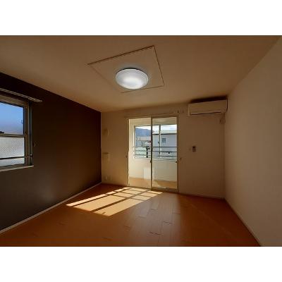 リベラメンテ 201【管理NO：1-018570401-02010】 ★家具家電は申し込み後に搬入しますの物件画像