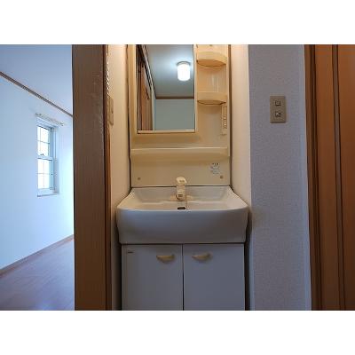 ファーストリバーサイド 102【管理NO：1-011962601-01020】 ★家具家電は申し込み後に搬入します★の物件画像