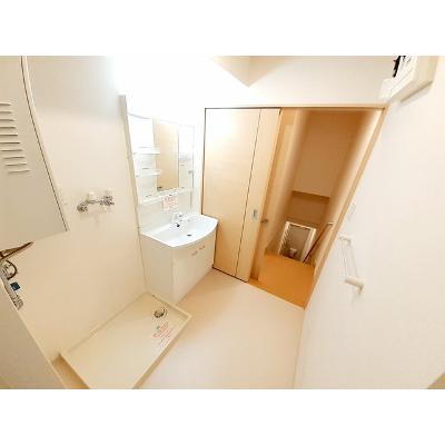 エス・キャメロン 202【管理NO：1-018384701-02020】 ★家具家電は申し込み後に搬入します★の物件画像