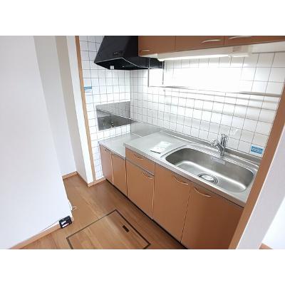 スクエアコート 102【管理NO：1-012245301-01020】 ★家具家電は申し込み後に搬入しますの物件画像