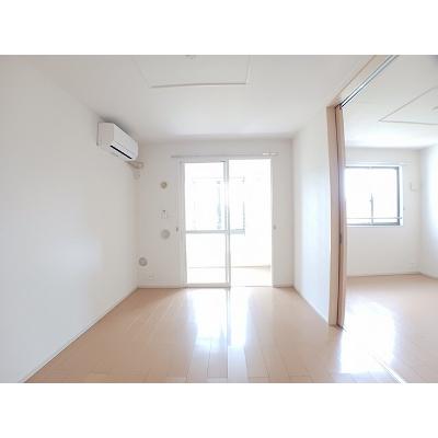 フル－ル　ドゥ　スリジェ 203【管理NO：1-019139401-02030】 ★家具家電は申し込み後に搬入しますの物件画像