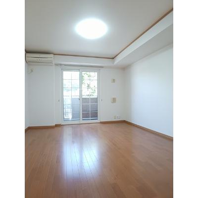 グラツィオーソ 102【管理NO：1-013800801-01020】 ★家具家電は申し込み後に搬入します★の物件画像