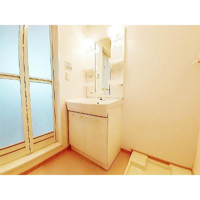 クレメント 101【管理NO：1-015993701-01010】 ★家具家電は申し込み後に搬入します★の物件画像