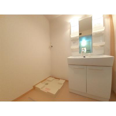 ビッグ　シャトーＥ 201【管理NO：1-016392301-02010】 ★家具家電は申し込み後に搬入します★の物件画像