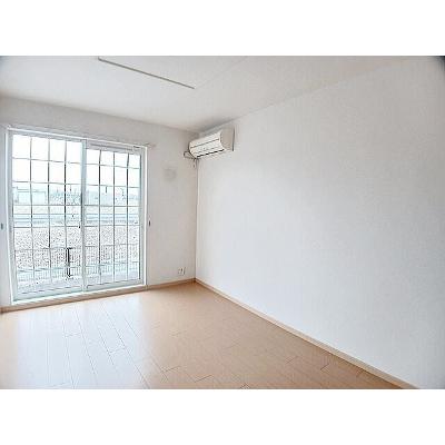 ビッグ　シャトーＥ 102【管理NO：1-016392301-01020】 ★家具家電は申し込み後に搬入します★の物件画像