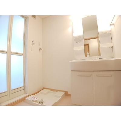 エアリー　コートⅡ 201【管理NO：1-015967202-02010】 ★家具家電は申し込み後に搬入します★の物件画像
