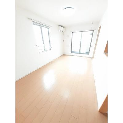 プラシード　イースト 301【管理NO：1-019079501-03010】 ★家具家電は申し込み後に搬入します★の物件画像