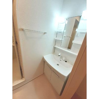 プラシードイーストⅡ 102【管理NO：1-020865801-01020】 ★家具家電は申し込み後に搬入します★の物件画像