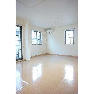 カーサ・アイリス 104【管理NO：1-016933901-01040】 ★家具家電は申し込み後に搬入します★の物件画像