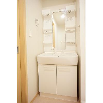 カーサ・アイリス 104【管理NO：1-016933901-01040】 ★家具家電は申し込み後に搬入します★の物件画像
